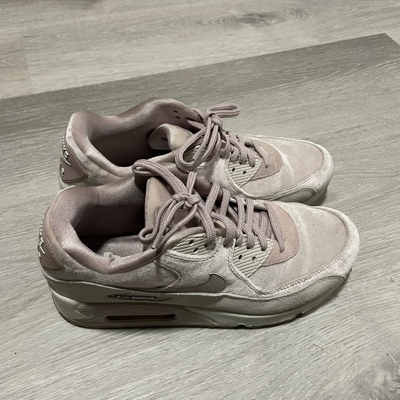 Nike Air Max Pink Suede Size 8 - Picture 2 of 6